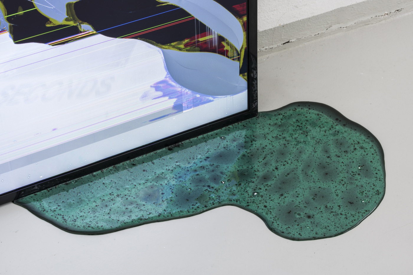 eroding screen landscapes, installation