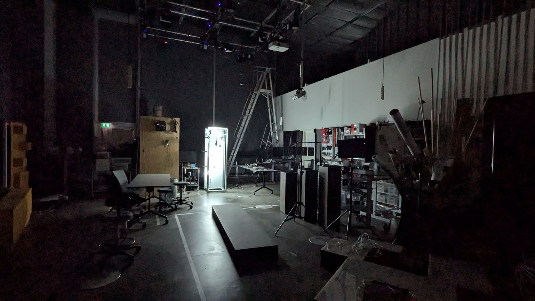 process picture: night time setup in AIRlab of ITU